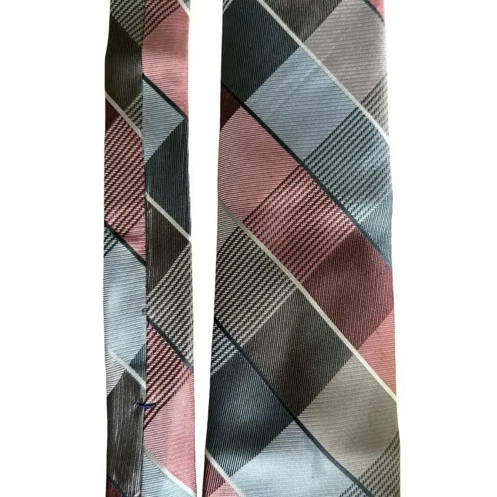 Kenneth Cole Reaction Mens 100% Silk Plaid Neck Tie Necktie 60